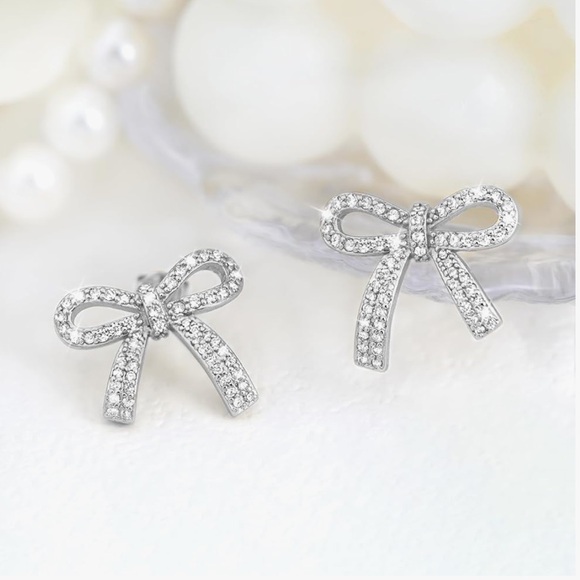 Sparkling Bow silver Earrings NWT - Picture 2 of 4